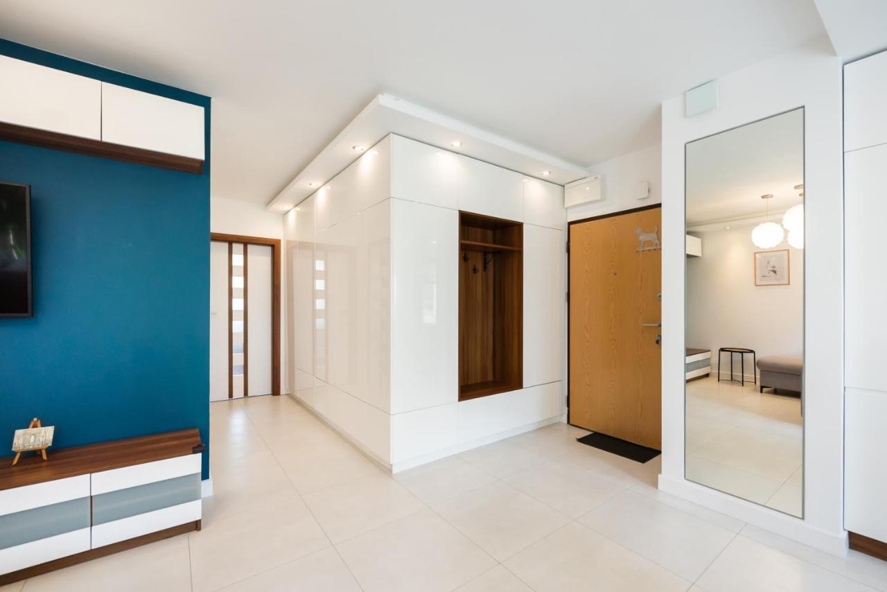 Bluszczańska Modern Urban Apartment *