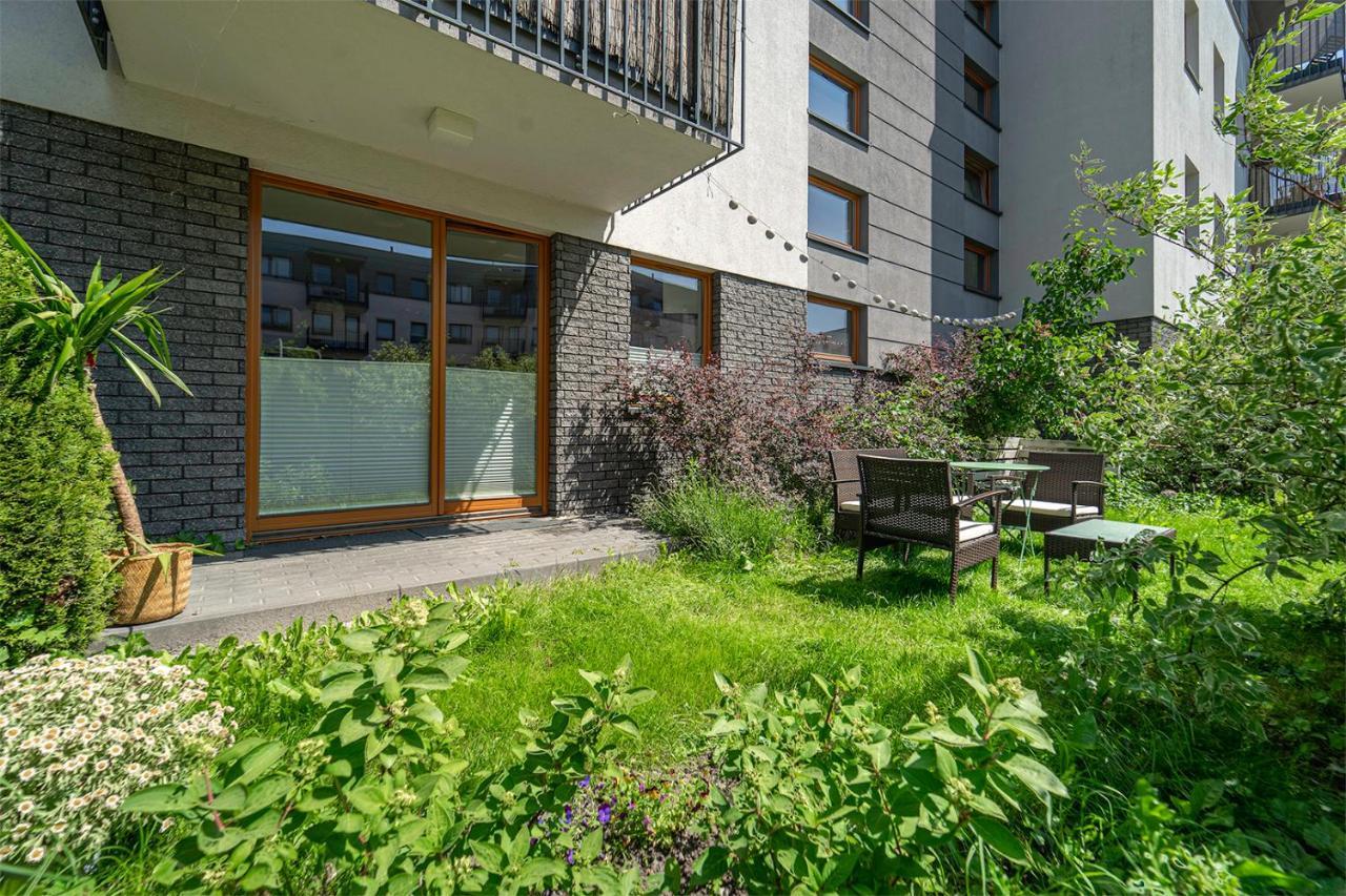 Bluszczańska Modern Urban Apartment